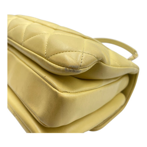 Trendy CC 25cm Yellow Shoulder Bag in Lambskin, Gold hardware