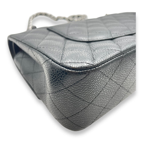 Classic Double Flap Medium Black Shoulder Bag in Caviar Leather, Silver hardware