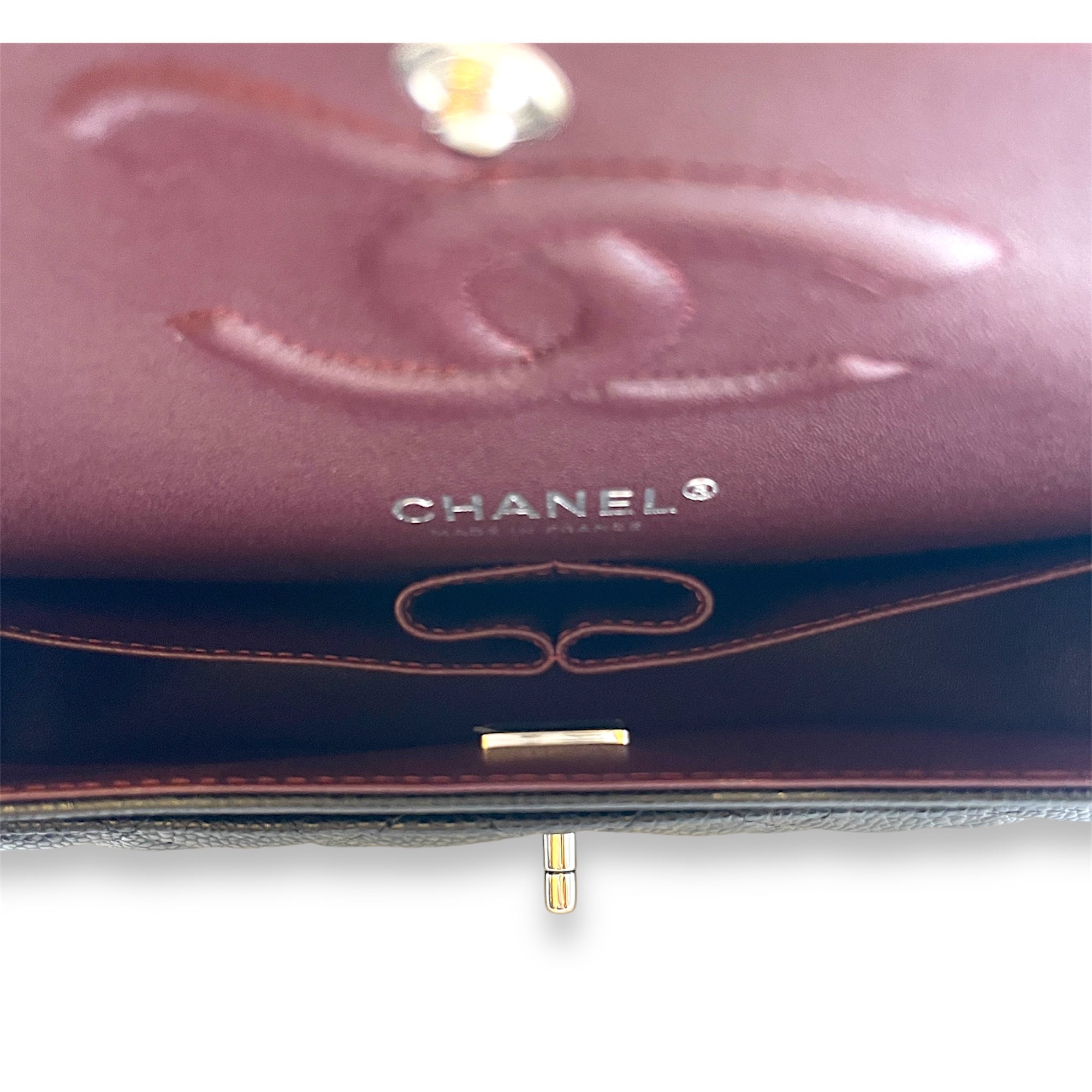 Classic Double Flap Medium Black Shoulder Bag in Caviar Leather, Silver hardware