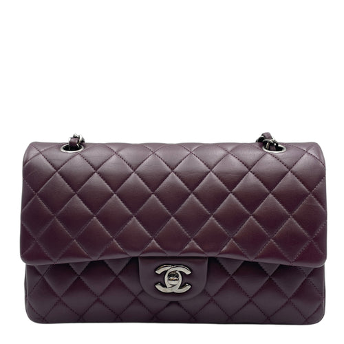 Classic Double Flap Medium Red Shoulder Bag in Lambskin, Silver hardware