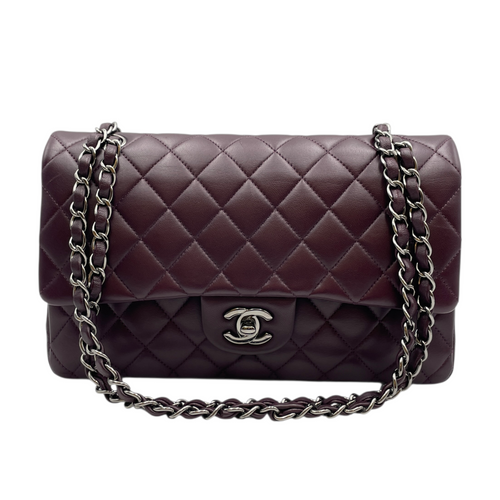 Classic Double Flap Medium Red Shoulder Bag in Lambskin, Silver hardware
