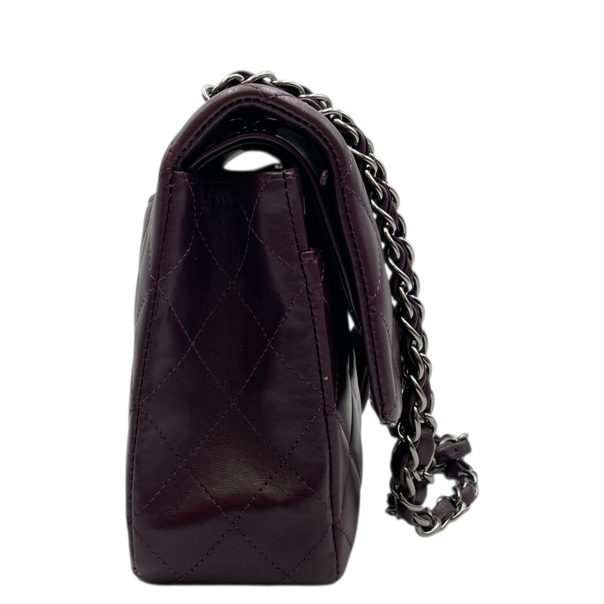 Classic Double Flap Medium Red Shoulder Bag in Lambskin, Silver hardware
