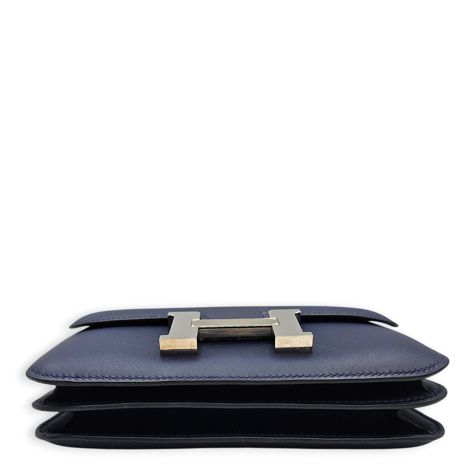 Constance 18 Blue Sapphire in Swift, Palladium hardware