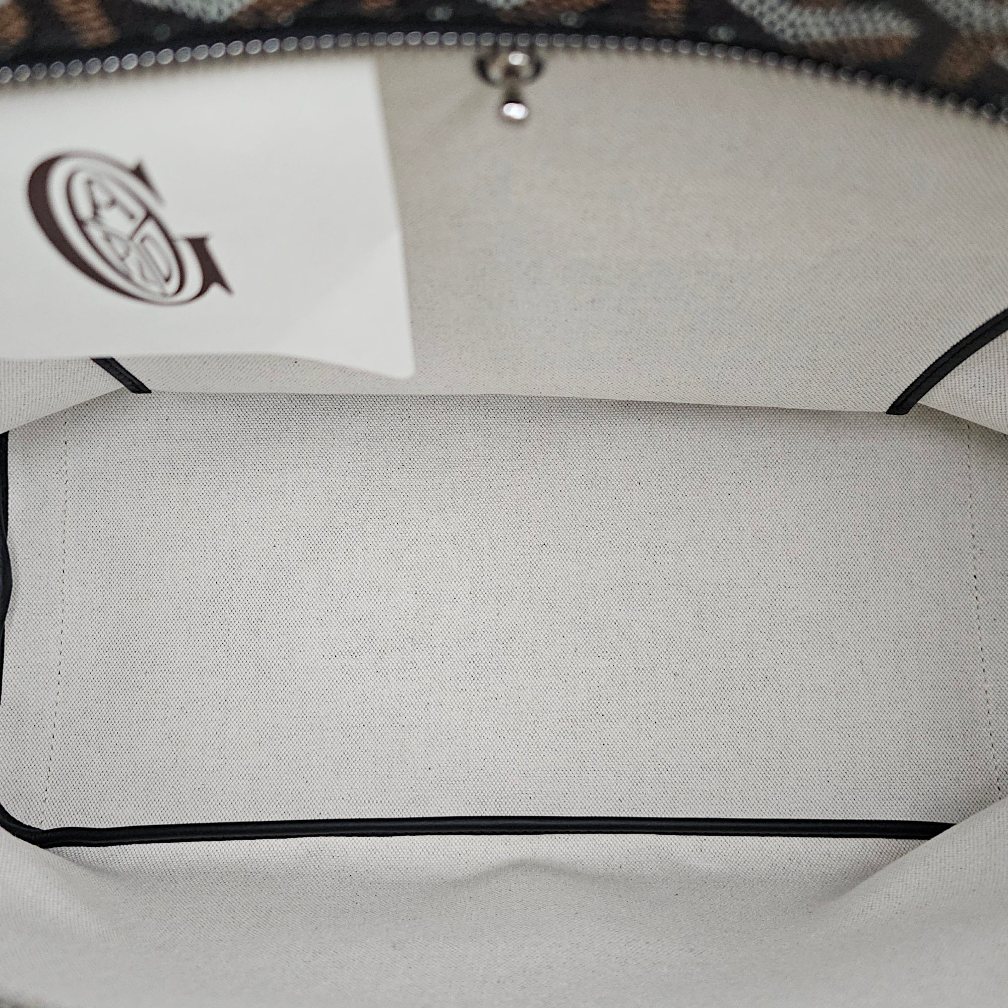 Sac Artois MM Black Shoulder Bag in Canvas, Silver hardware