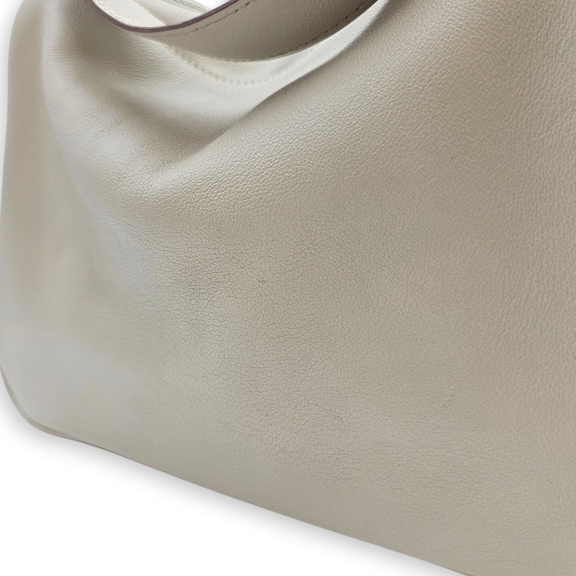 Lindy 26 Gris Perle in Swift, Palladium hardware