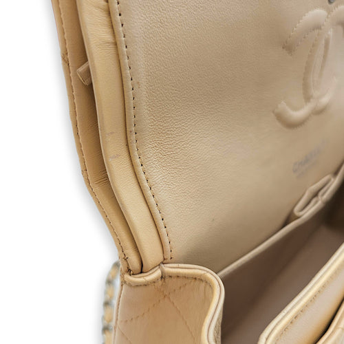 Classic Flap Medium Beige Shoulder Bag in Lambskin, Silver hardware