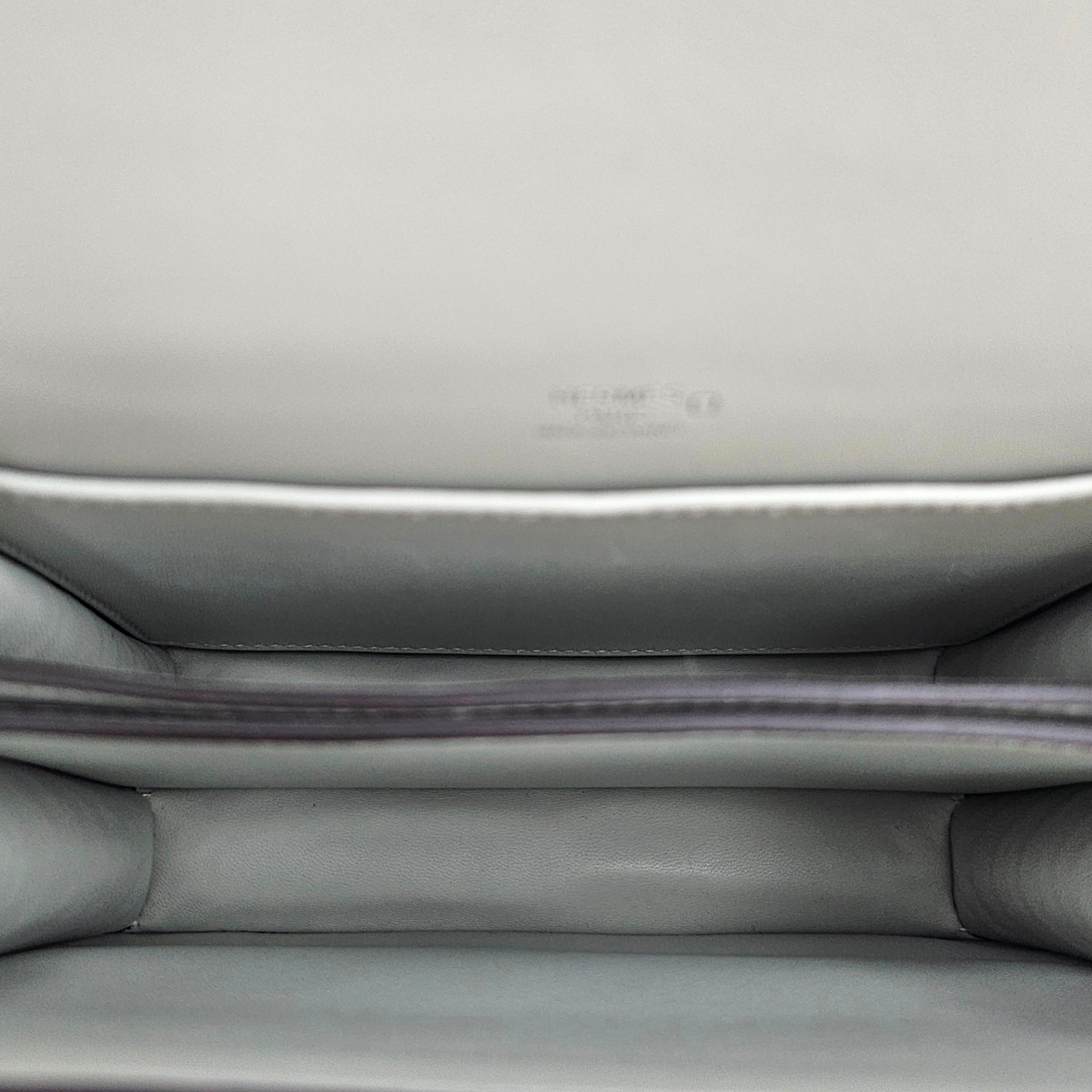 Roulis Mini Gris Neve in Matte Alligator, Palladium hardware