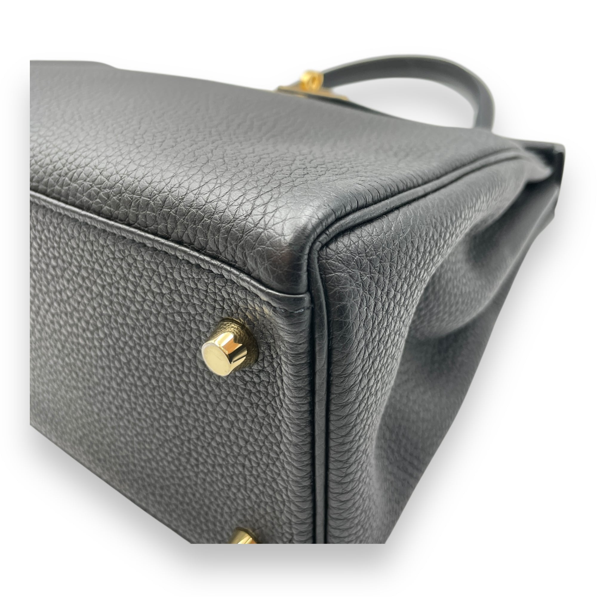 Kelly 28 Black in Togo, Gold hardware