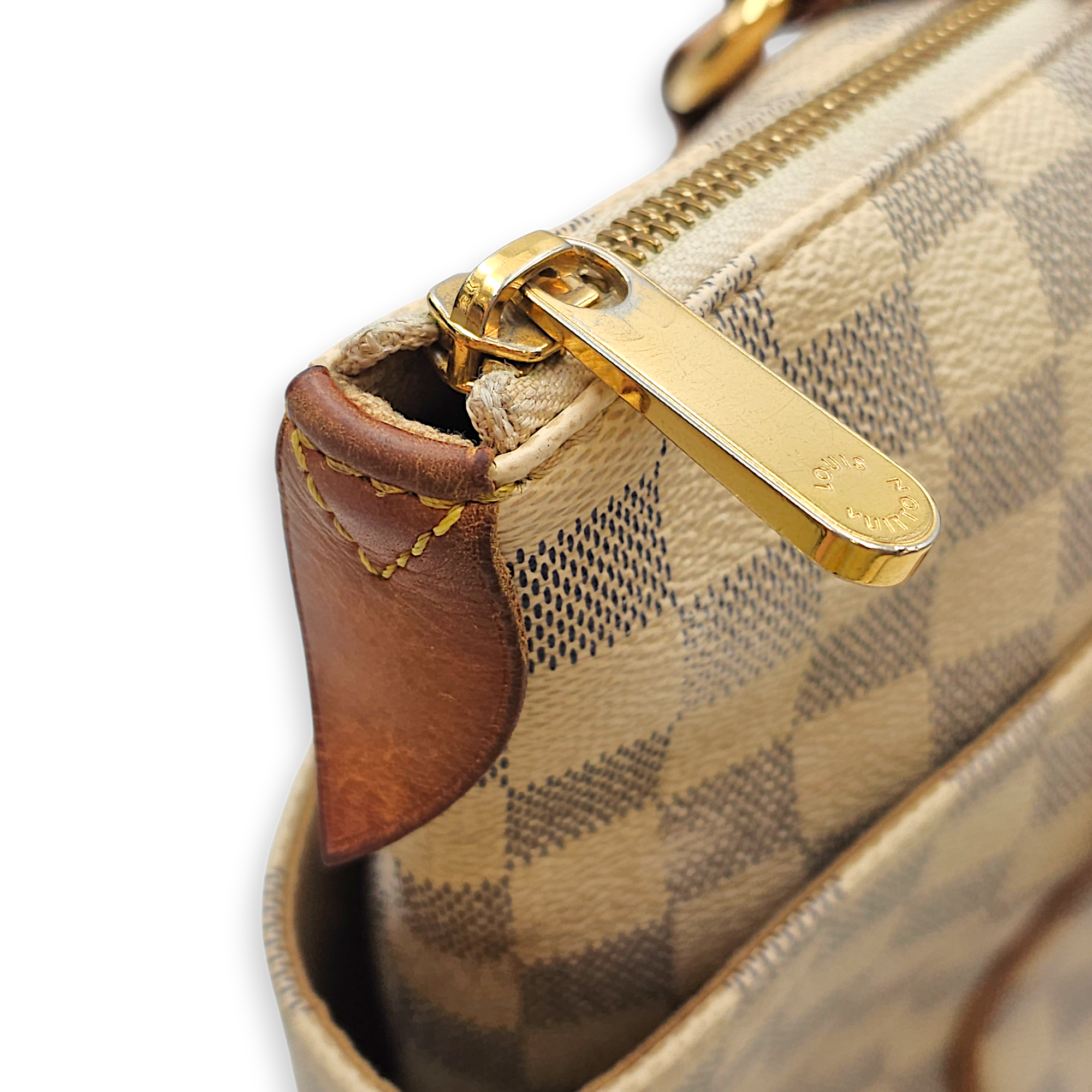 Totally Damier Azur PM White Shoulder Bag in Canvas, Gold hardware