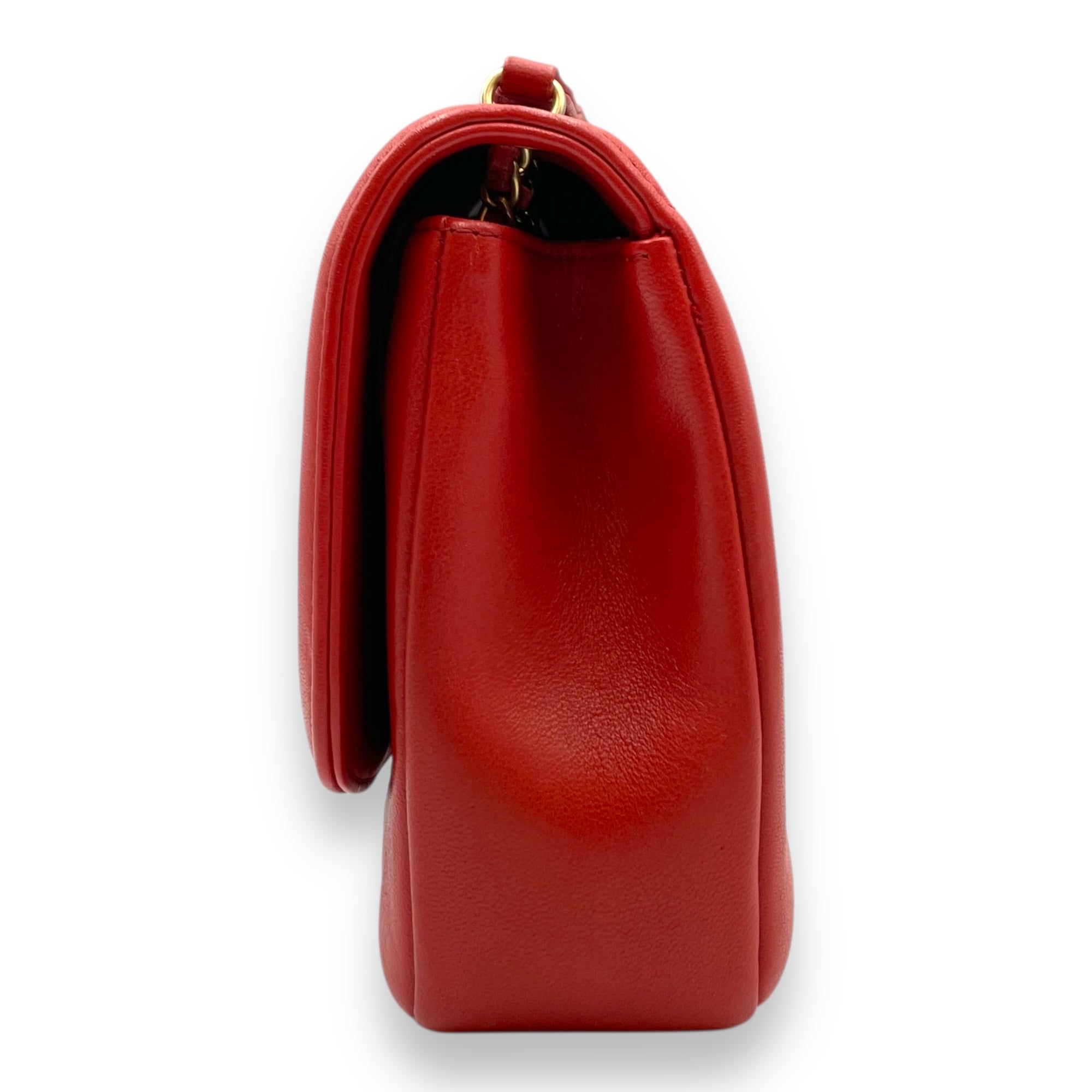 CC 15P Diana Reissue Red Flap Bag in Lambskin, Gold hardware