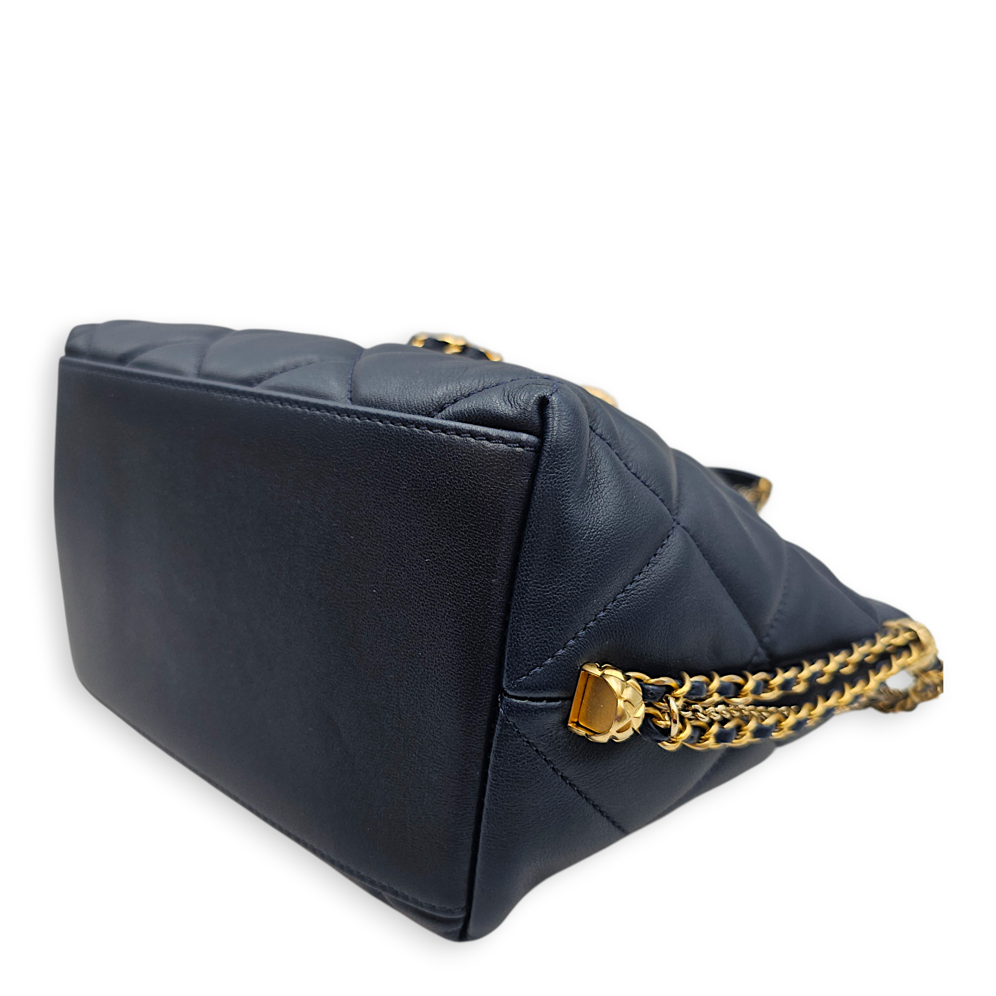 CC Drawstring Bucket Navy Blue Crossbody Bag in Lambskin, Pearl/Gold hardware