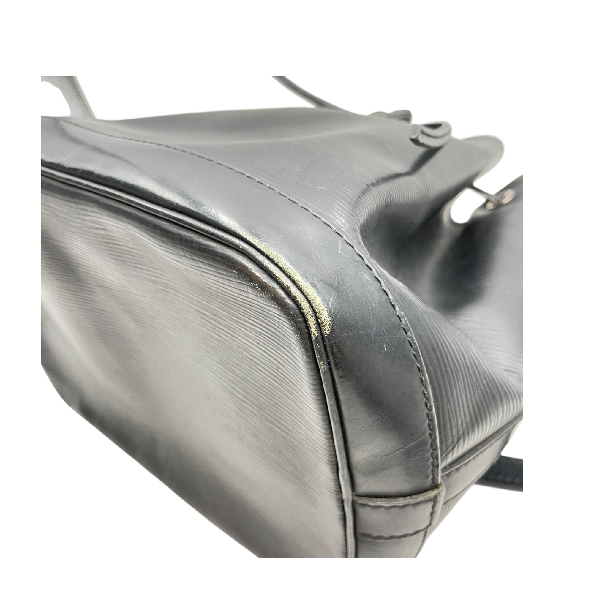 Petite Noe Black Shoulder Bag in Epi Leather, Silver hardware