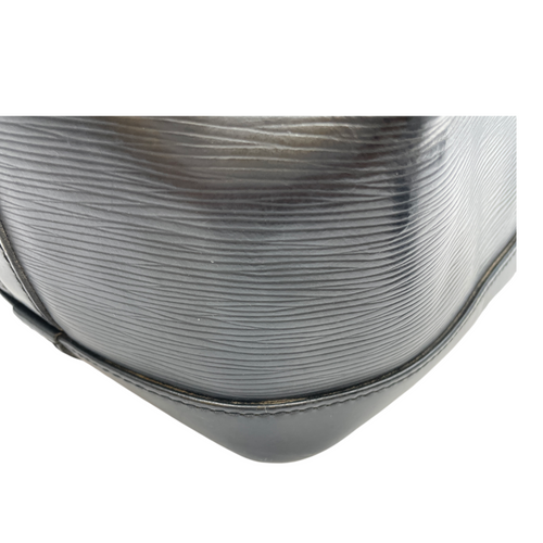 Petite Noe Black Shoulder Bag in Epi Leather, Silver hardware