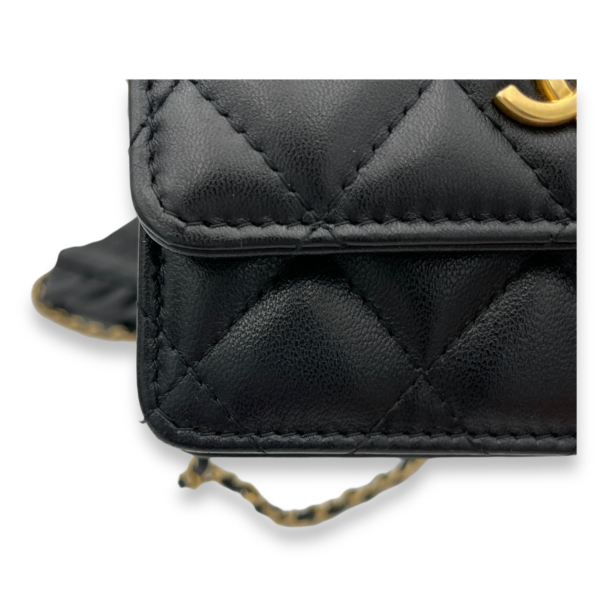 Classic Flap Chain Mini Black Card Holder in Lambskin, Gold hardware