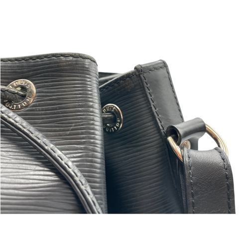Petite Noe Black Shoulder Bag in Epi Leather, Silver hardware