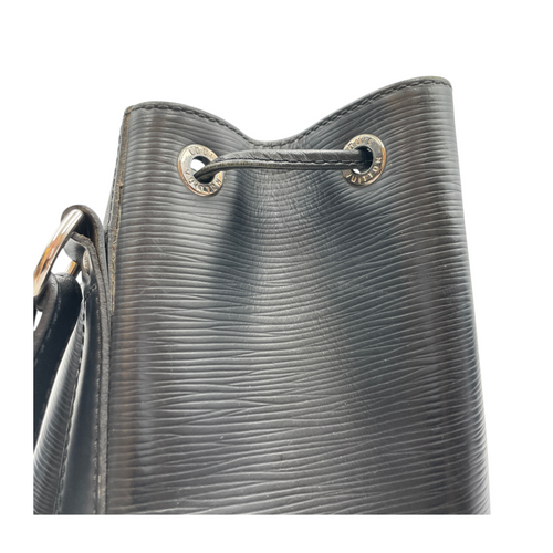Petite Noe Black Shoulder Bag in Epi Leather, Silver hardware