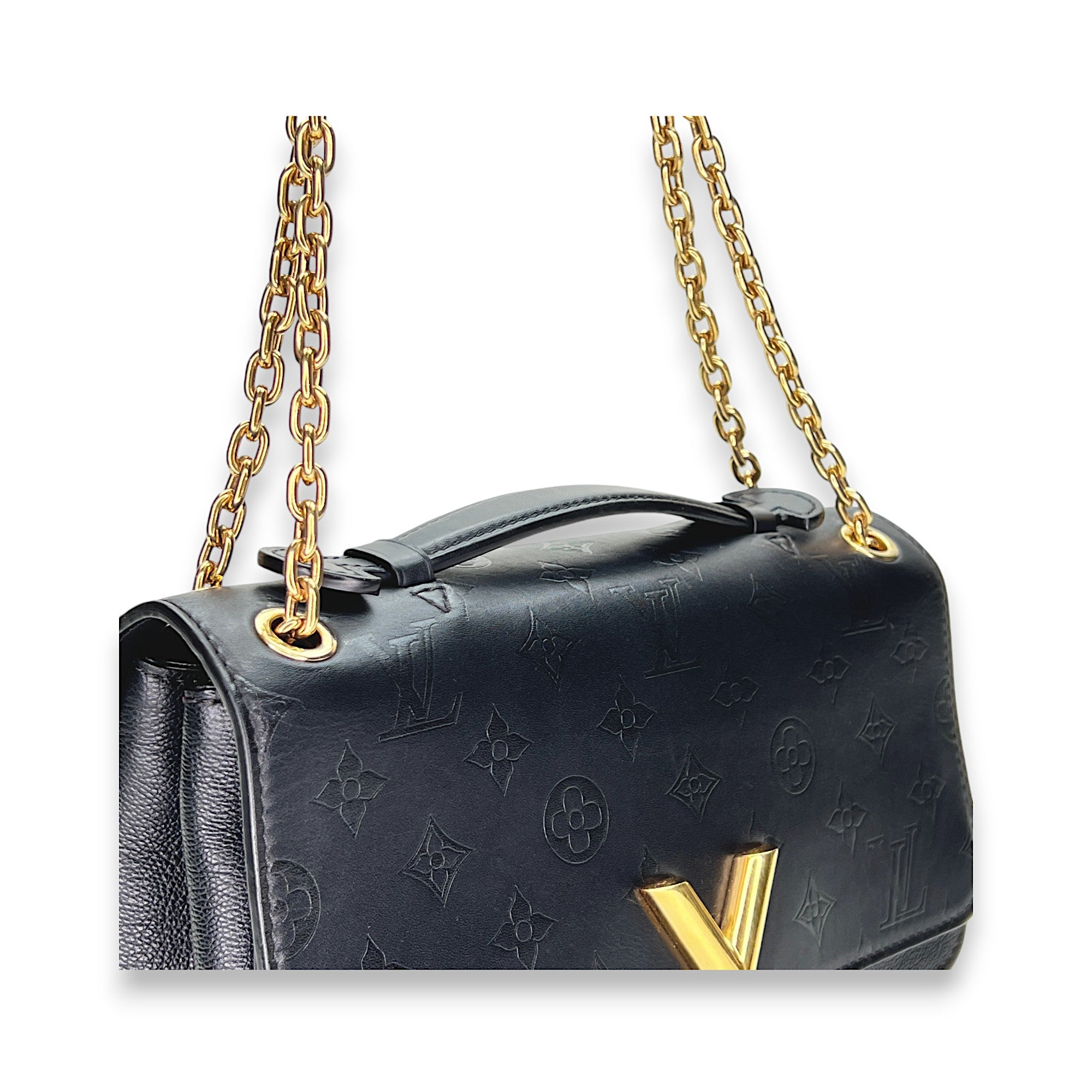 Very Chain Black Shoulder Bag in Calfskin, Gold hardware