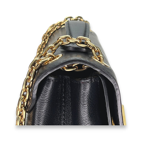 Very Chain Black Shoulder Bag in Calfskin, Gold hardware