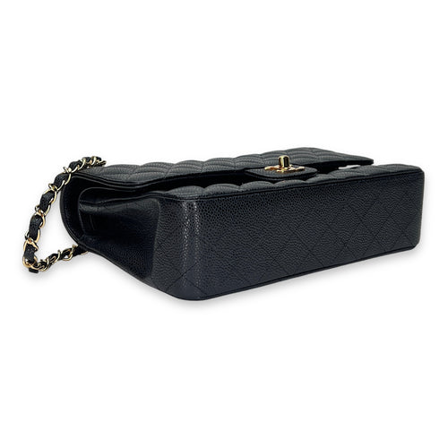 Classic Double Flap Mediun Shoulder bag in Caviar leather, Gold Hardware