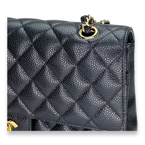 Classic Double Flap Mediun Shoulder bag in Caviar leather, Gold Hardware