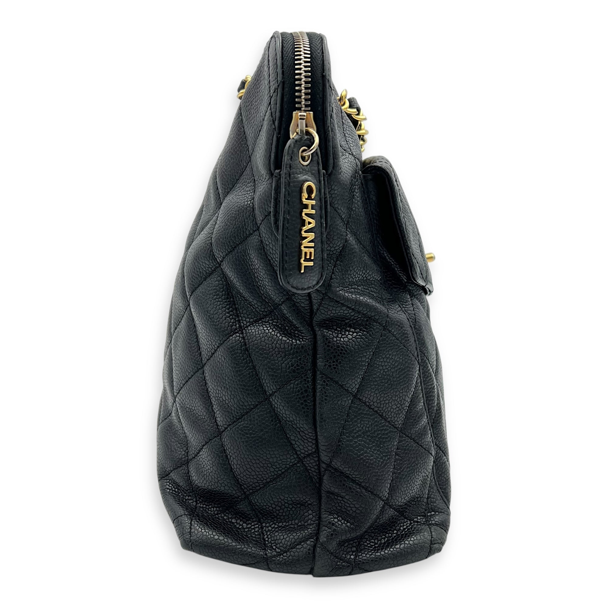 Vintage CC lock Shoulder Bag Black in Caviar Leather, Gold hardware