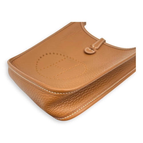 Evelyne Gold in Clemence, Palladium hardware