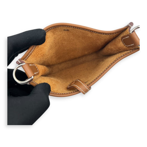 Evelyne Gold in Clemence, Palladium hardware