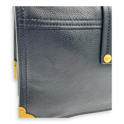 Cahier Shoulder Bag Black in Calfskin, Gold hardware