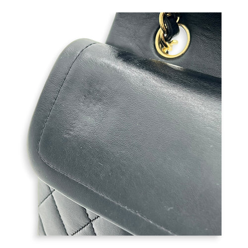 Classic Shoulder Bag Medium Black in Lambskin, Gold hardware