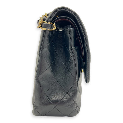 Classic Shoulder Bag Medium Black in Lambskin, Gold hardware