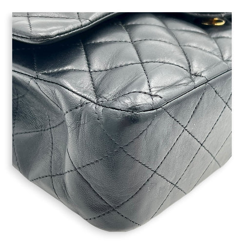 Classic Shoulder Bag Medium Black in Lambskin, Gold hardware
