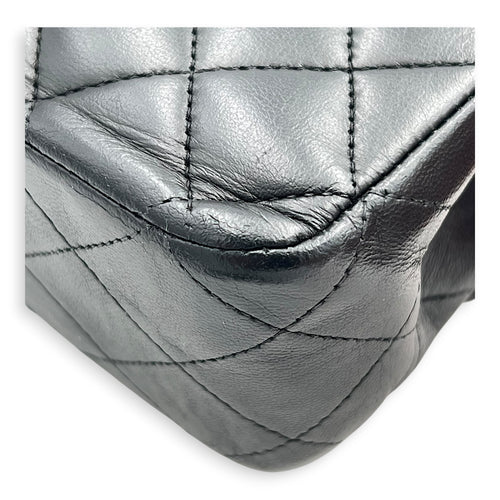 Classic Shoulder Bag Medium Black in Lambskin, Gold hardware