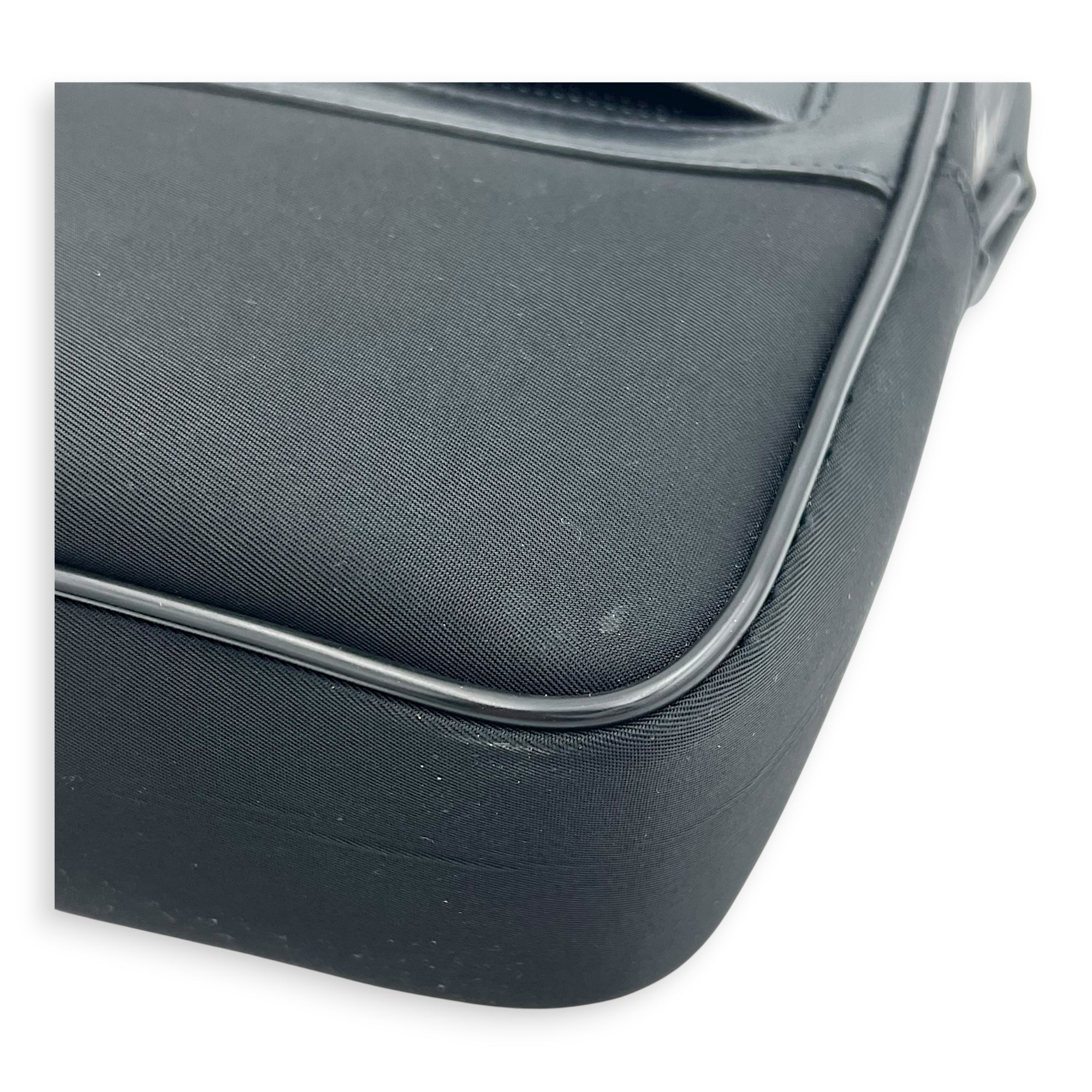 Others Messenger Black in Nylon, Matte black hardware