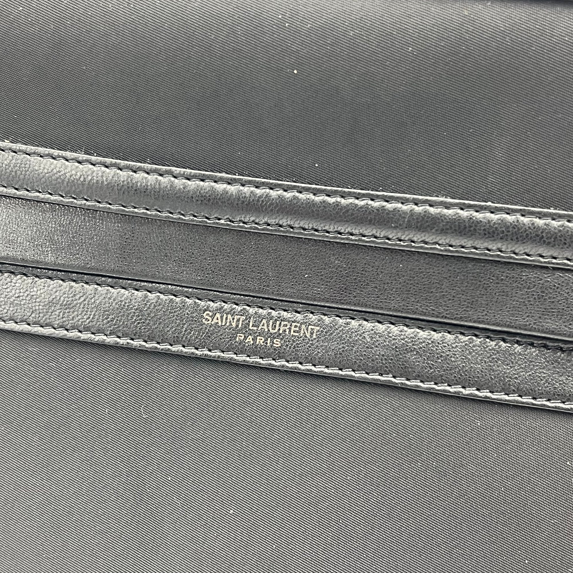 Others Messenger Black in Nylon, Matte black hardware