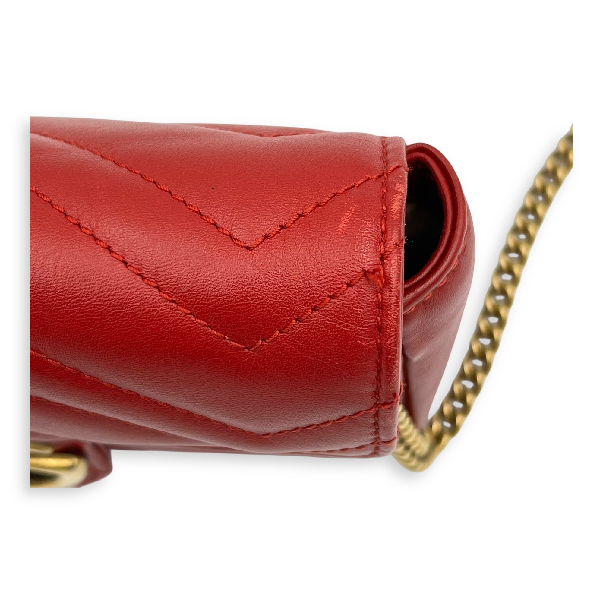 GG Marmont Super Mini Red Shoulder Bag in Calfskin, Gold hardware