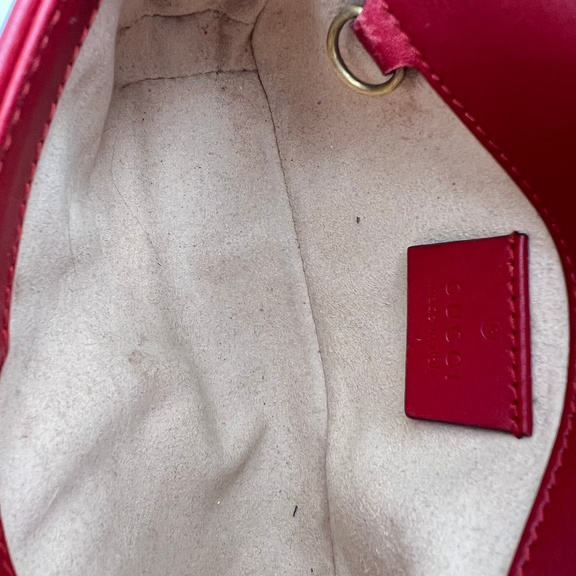 GG Marmont Super Mini Red Shoulder Bag in Calfskin, Gold hardware
