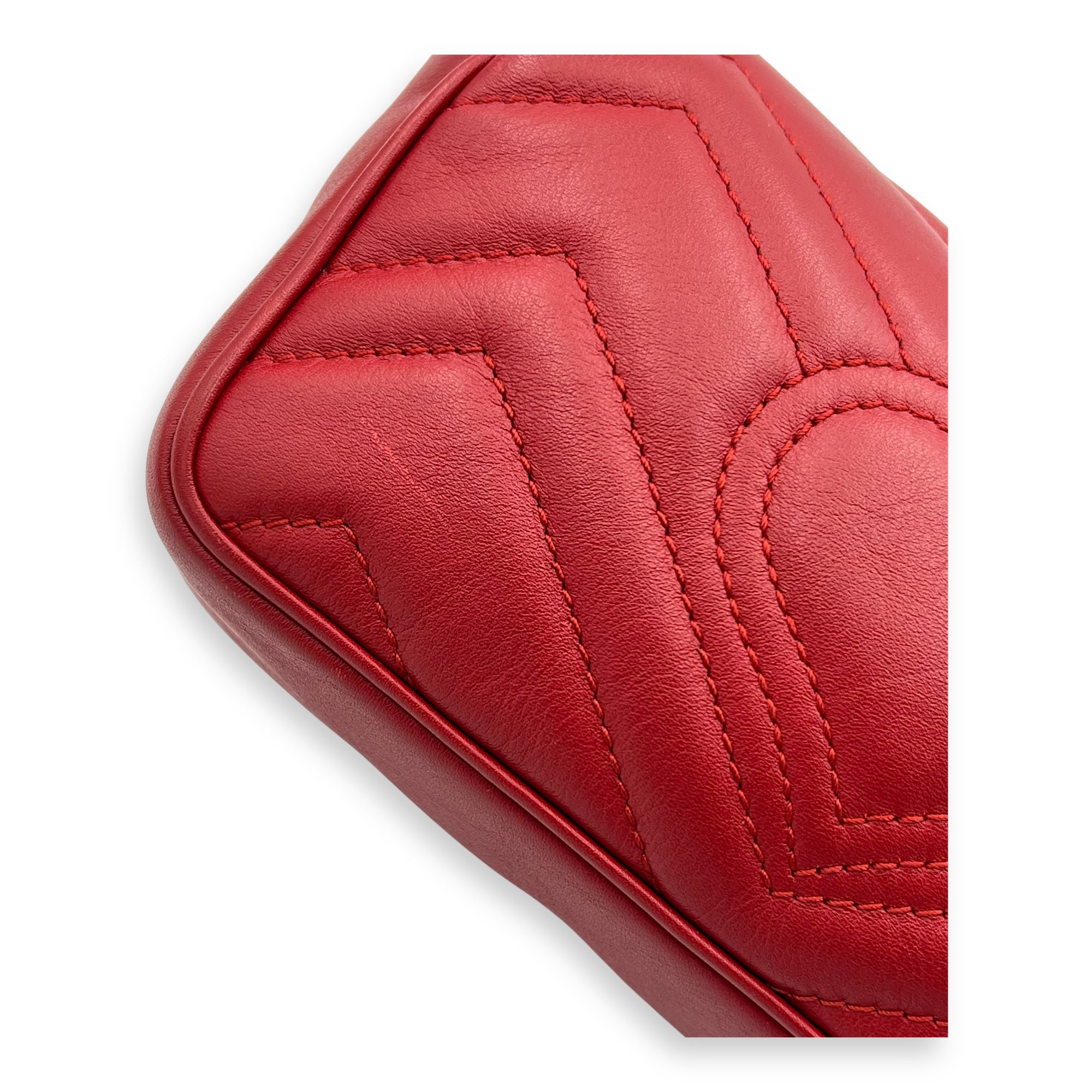 GG Marmont Super Mini Red Shoulder Bag in Calfskin, Gold hardware