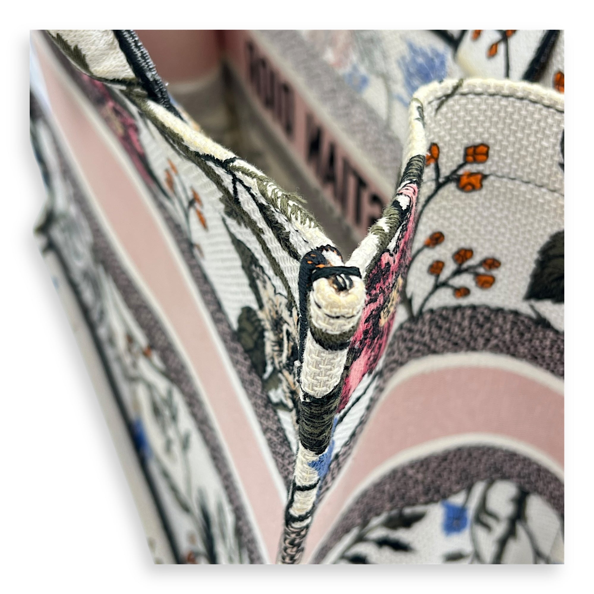 Book Tote Tote Bag Medium White in Jacquard