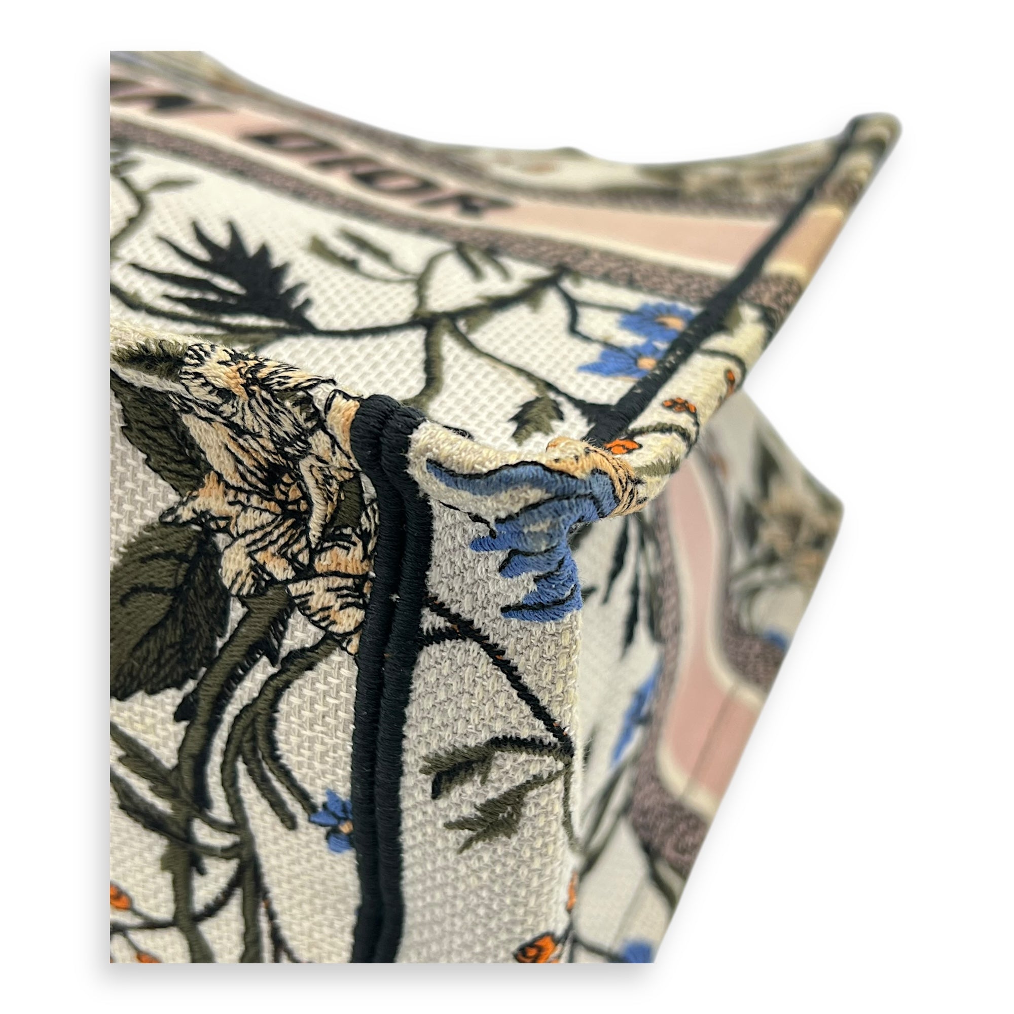 Book Tote Tote Bag Medium White in Jacquard