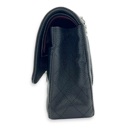 Classic Shoulder Bag Medium Black in Caviar Leather, Silver hardware
