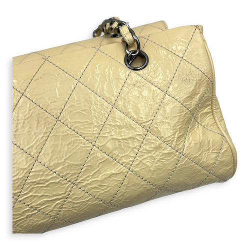 Vintage CC lock Shoulder Bag Beige in Patent Leather, Silver hardware