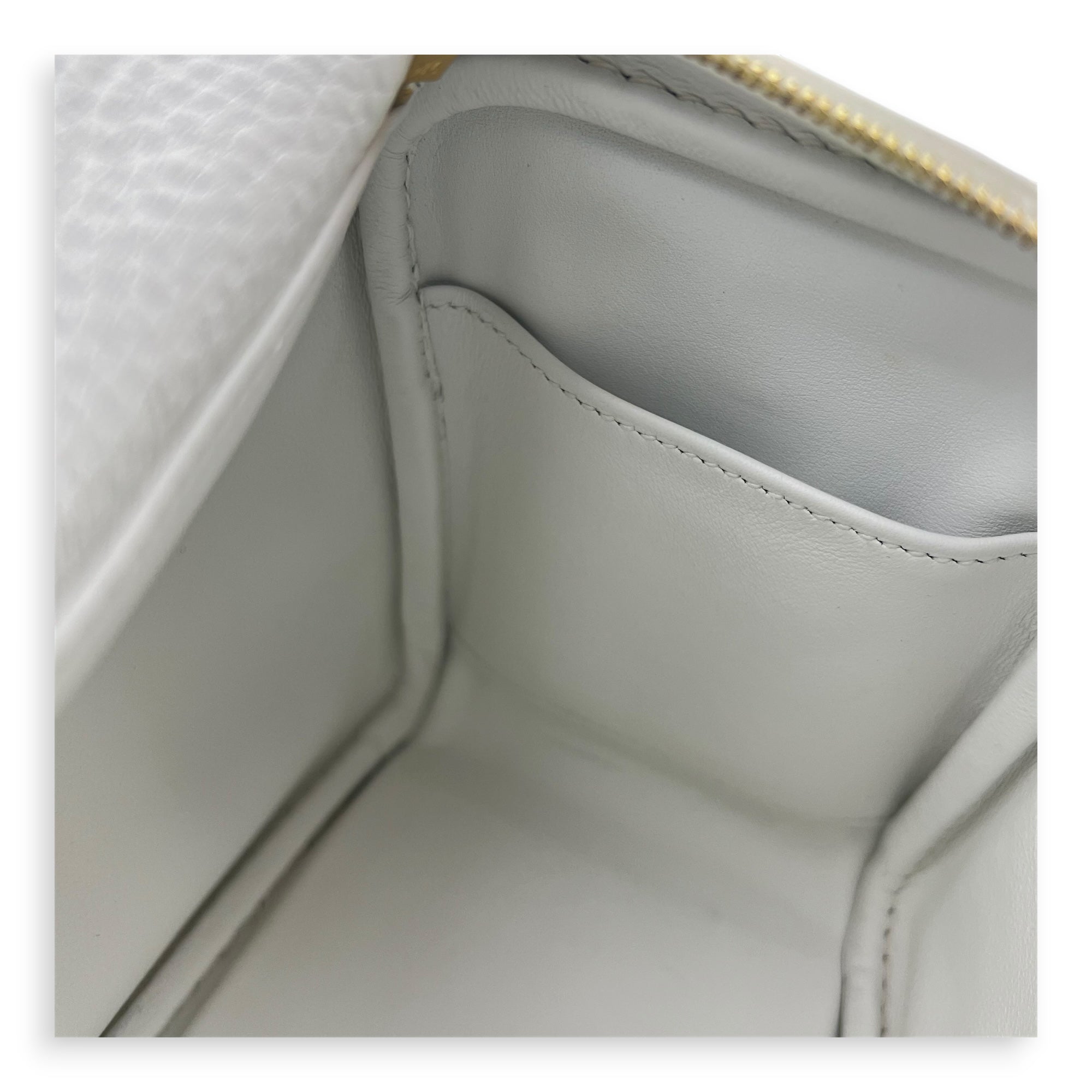 Lindy White in Clemence, Gold hardware