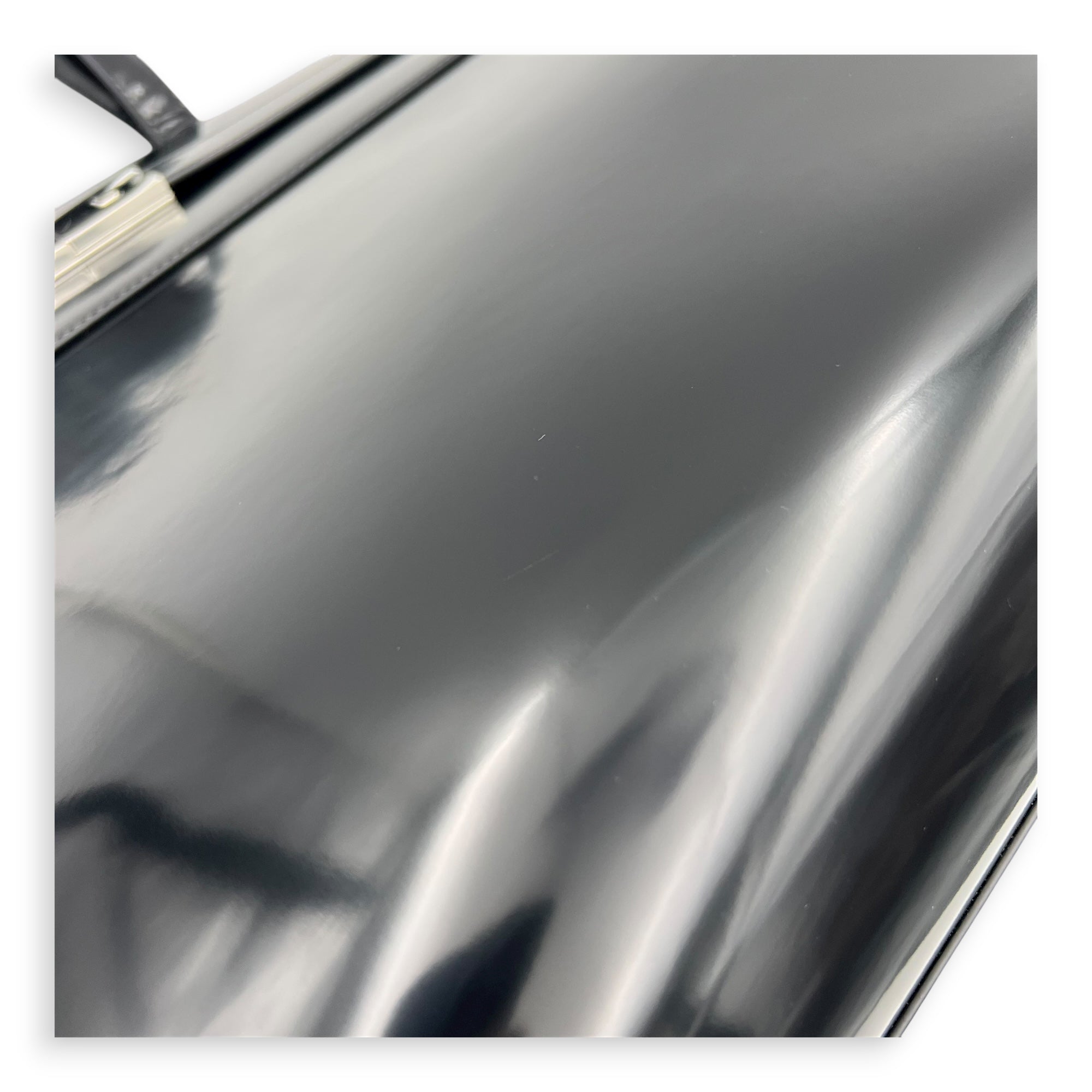 Manhattan Tote Bag Black in Patent Leather, Gold hardware