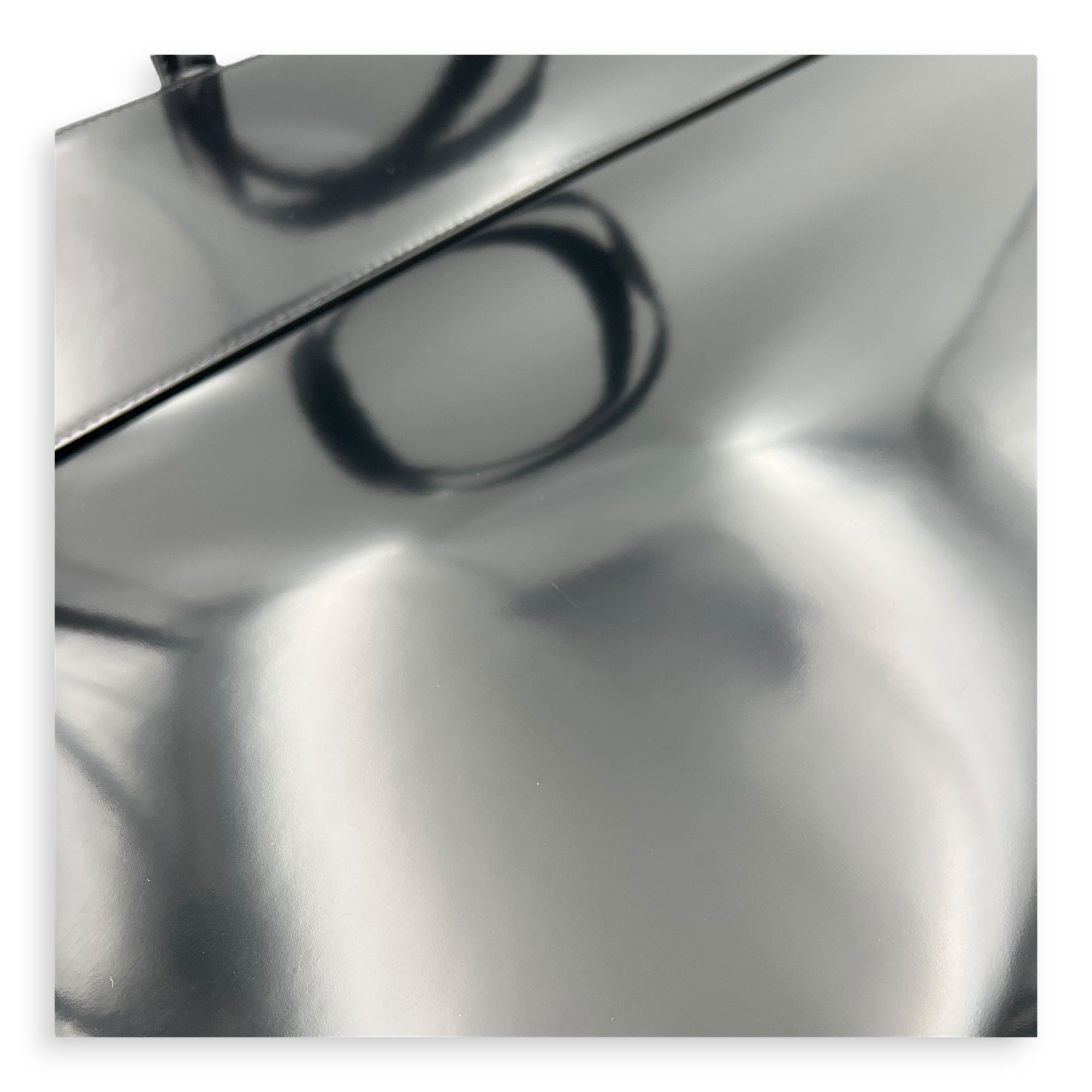 Manhattan Tote Bag Black in Patent Leather, Gold hardware