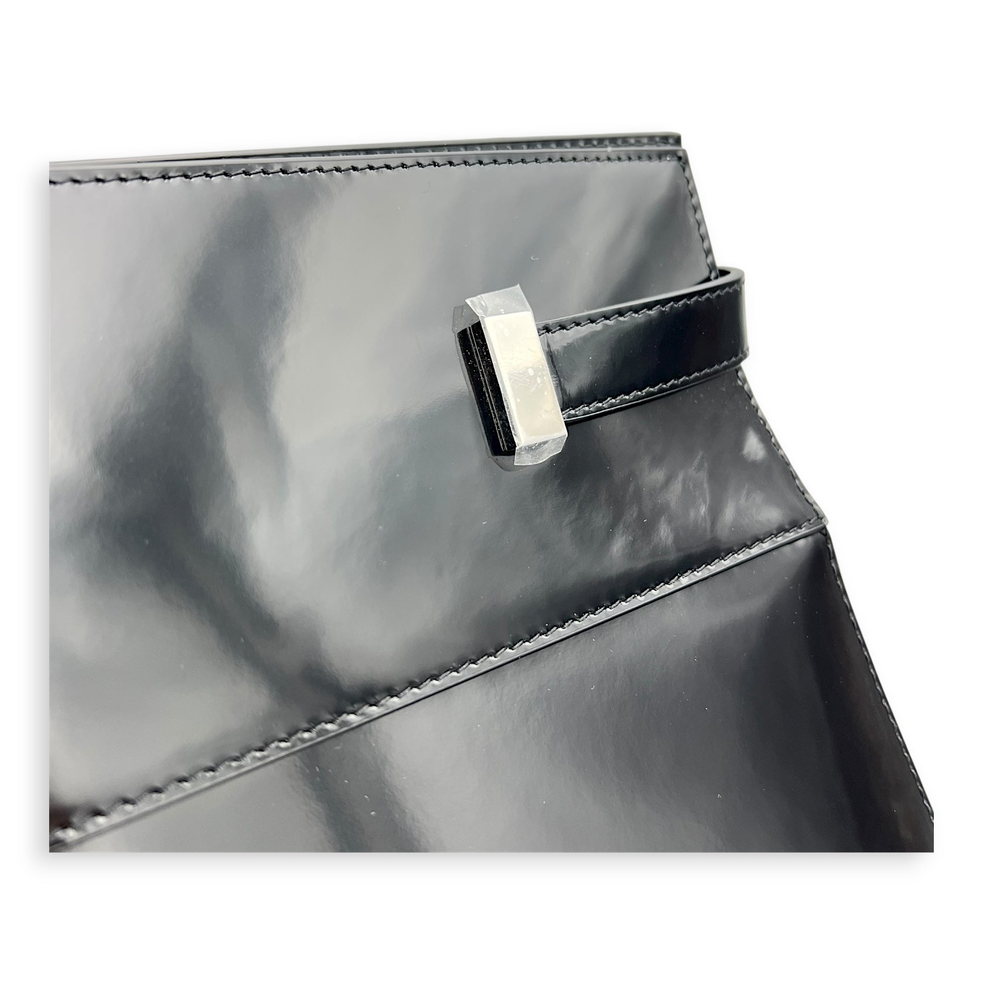 Manhattan Tote Bag Black in Patent Leather, Gold hardware