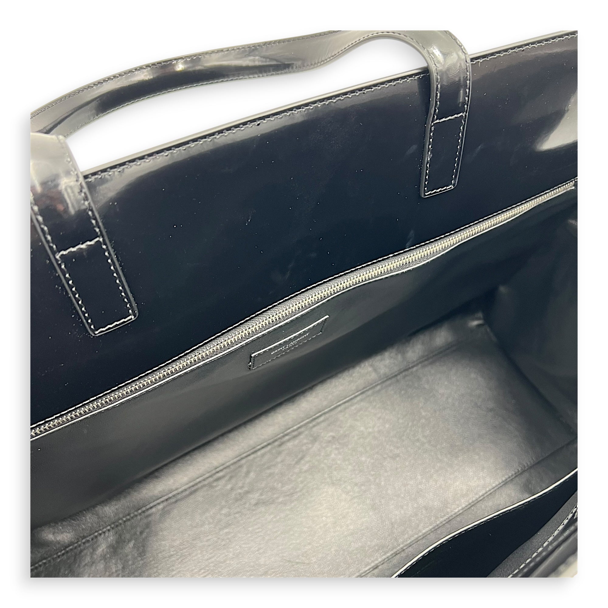 Manhattan Tote Bag Black in Patent Leather, Gold hardware