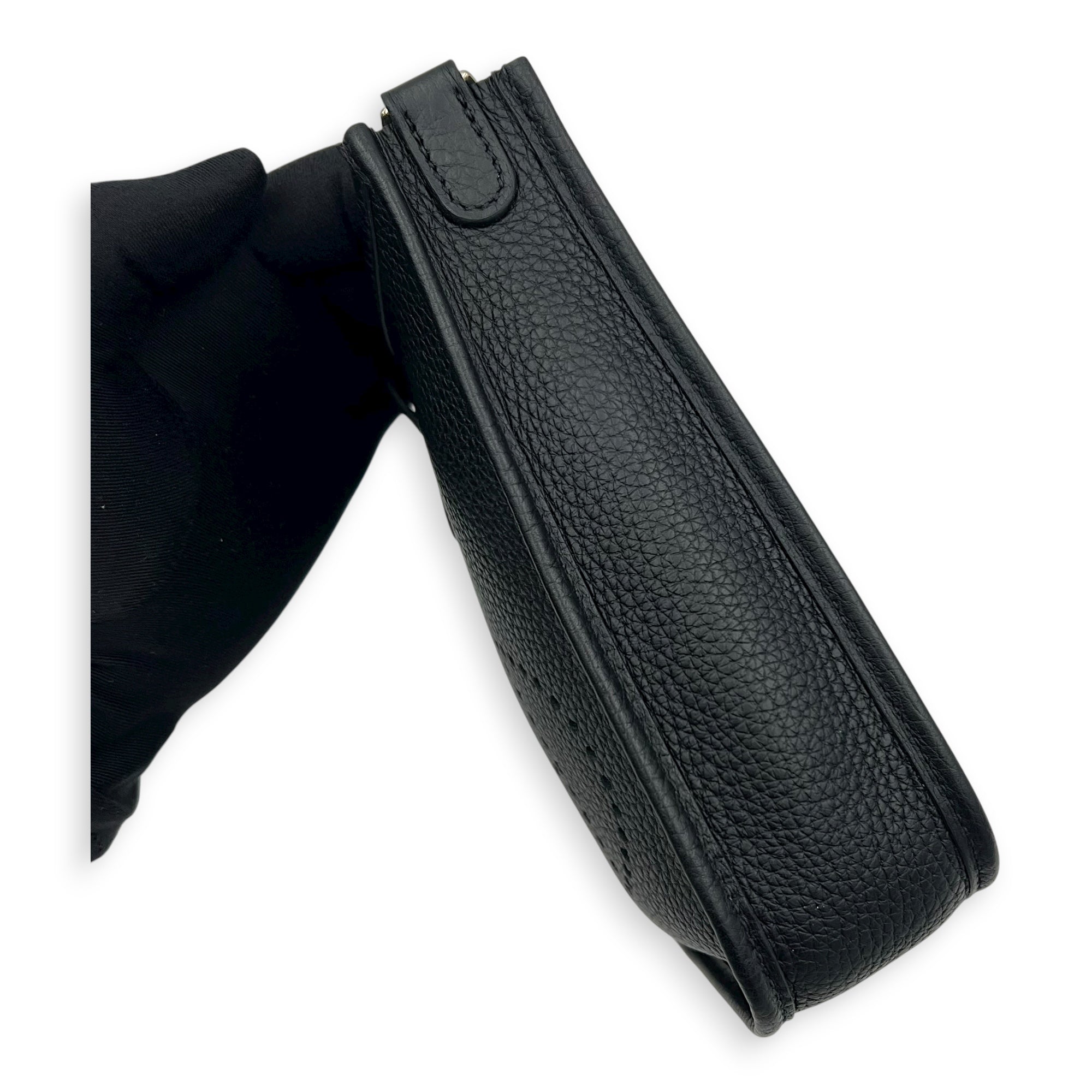 Evelyne Black in Clemence, Palladium hardware