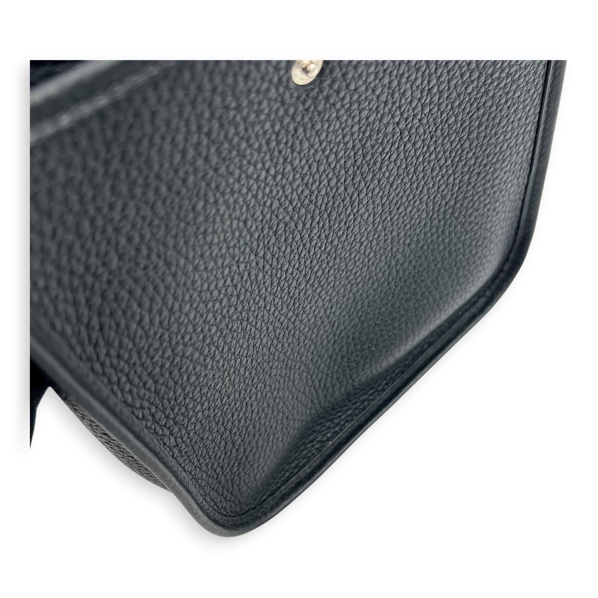 Evelyne Black in Clemence, Palladium hardware