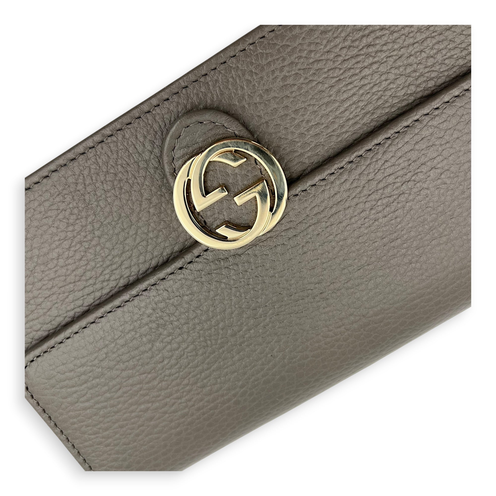 Interlocking G Wallet On Chain Grey in Calfskin, Gold hardware