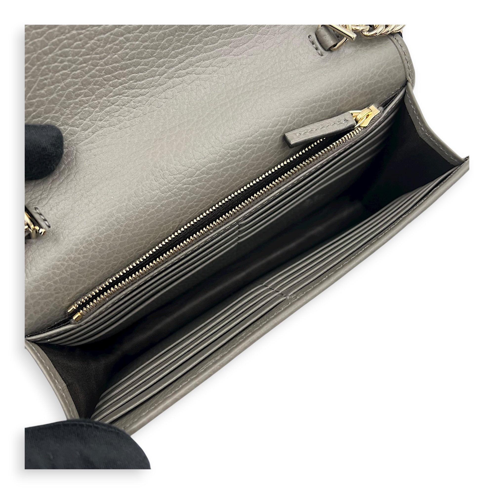 Interlocking G Wallet On Chain Grey in Calfskin, Gold hardware